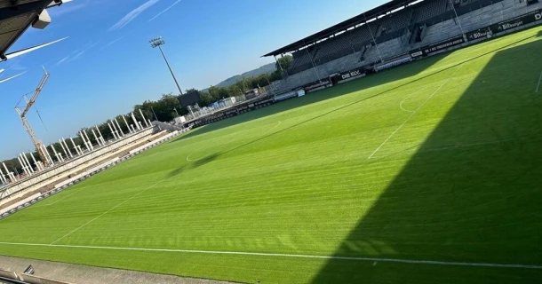 Snelle opkikker voor het voetbalveld van SV Elversberg met TURFORTE® BOOST Thumb