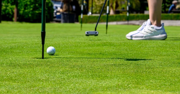 TURFORTE® – vloeibare meststoffen voor sterk en weerbaar sport- en golfgras Thumb