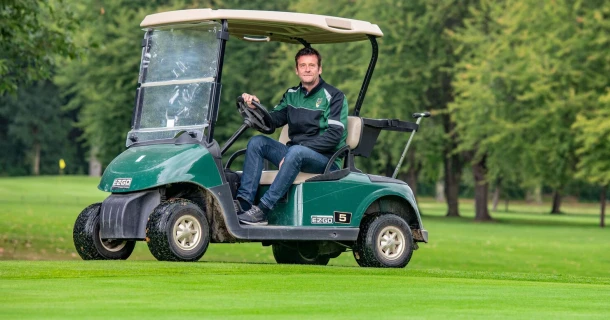 Philippe Mallaerts van Brabantse Golf stelt vast: “Stabiele greens, minder schade en topprestaties.” Thumb